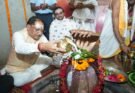 मुख्यमंत्री साय ने बाबा कर्मेश्वर का किया रुद्राभिषेक, प्रदेशवासियों की सुख-समृद्धि और खुशहाली की कामना की