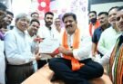 सेवा संकल्प अभियान : उप मुख्यमंत्री विजय शर्मा ने महारानी अस्पताल जगदलपुर में किया रक्तदान