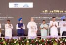 केन्द्रीय गृह एवं सहकारिता मंत्री अमित शाह आज दिल्ली में यमुना पुनरुद्धार से जुड़ी ₹8,941 करोड़ की परियोजनाओं के लोकार्पण एवं शिलान्यास समारोह में शामिल हुए