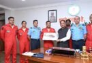 मुख्यमंत्री साय से भारतीय वायु सेना की सारंग हेलीकॉप्टर डिस्प्ले टीम ने की सौजन्य मुलाकात